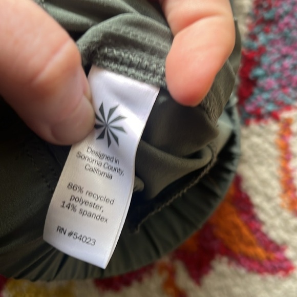 ATHLETA ASPIRE ANKLE CINCH PANT SIZE 8 - Picture 6 of 10